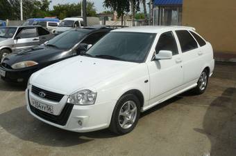 2010 Lada Priora Hatchback Pictures