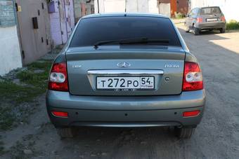 2010 Lada Priora Hatchback Photos