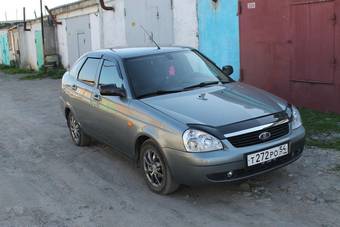 2010 Lada Priora Hatchback Images
