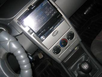 2010 Lada Priora Hatchback Images