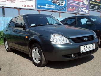 2010 Lada Priora Hatchback Pictures