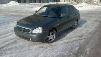 2011 Lada Priora Hatchback Pictures