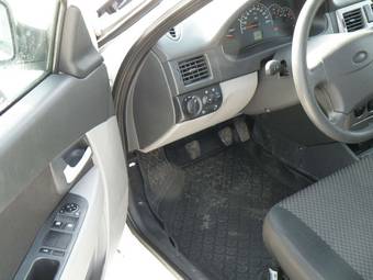 2011 Lada Priora Hatchback Pictures