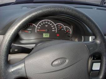 2011 Lada Priora Hatchback Images