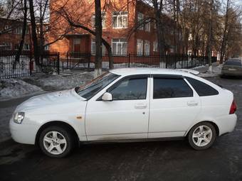 2011 Lada Priora Hatchback Pictures