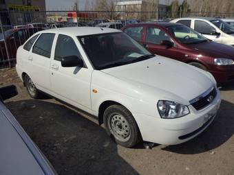 2011 Lada Priora Hatchback Pictures