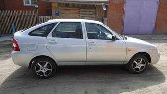 2011 Lada Priora Hatchback Pictures