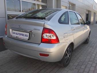 2011 Lada Priora Hatchback Pictures