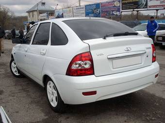 2011 Lada Priora Hatchback Pictures