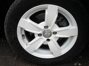2011 Lada Priora Hatchback Photos