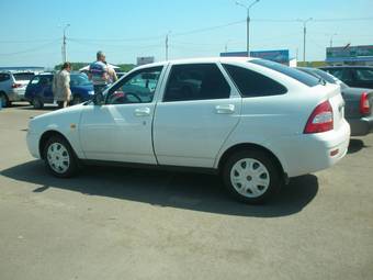 2011 Lada Priora Hatchback Pictures