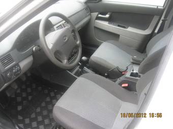 2011 Lada Priora Hatchback Pictures