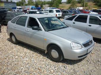 2011 Lada Priora Hatchback Pictures