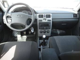 2011 Lada Priora Hatchback Images