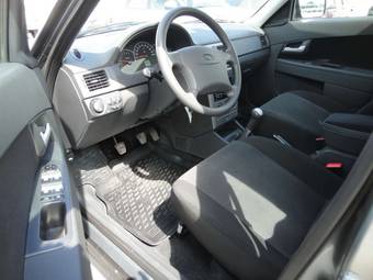 2011 Lada Priora Hatchback Pictures