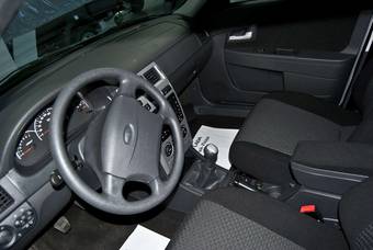2012 Lada Priora Hatchback Photos