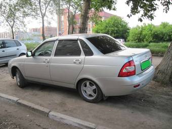 2011 Lada Priora Sedan Images