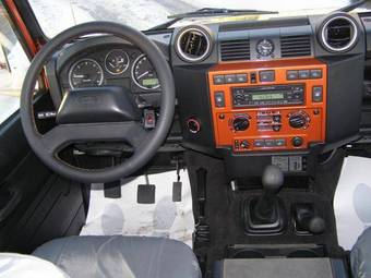 2009 Land Rover Defender Pictures