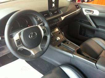 2011 Lexus CT200H Photos