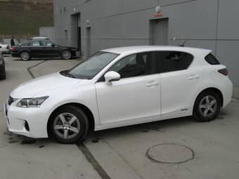 2011 Lexus CT200H Photos