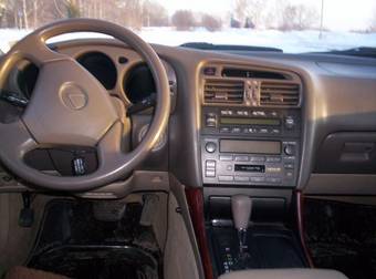 1999 Lexus GS300 Pictures