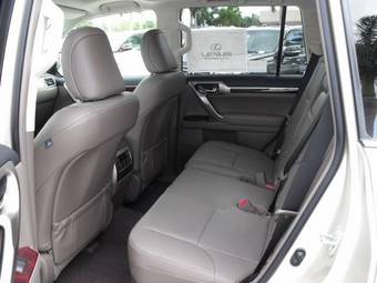 2010 Lexus GX460 Pics