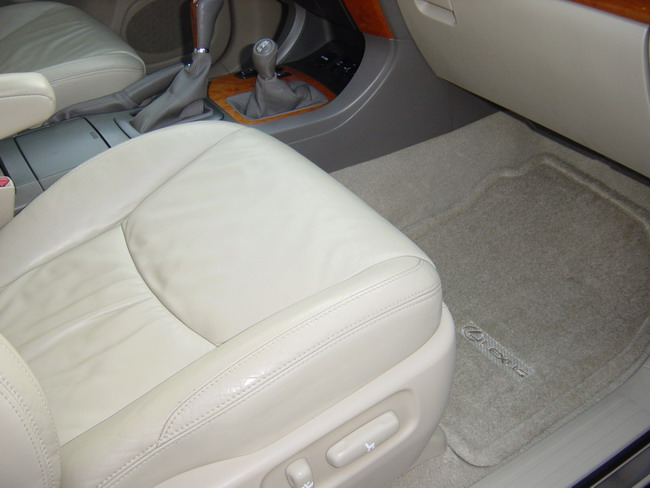 2003 Lexus GX470 Images
