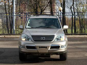 2004 Lexus GX470 Photos