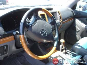 2004 Lexus GX470 Photos