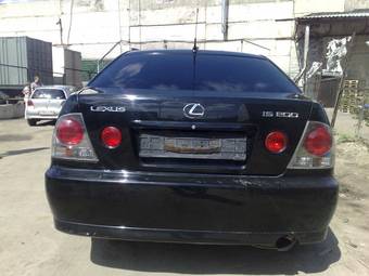 1998 Lexus IS200 Images