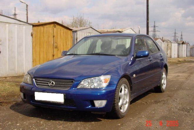 1999 Lexus IS200