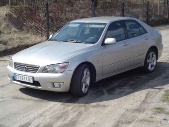 Lexus IS200