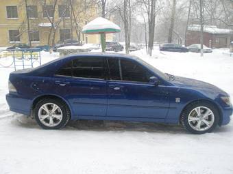 1999 Lexus IS200 Pictures