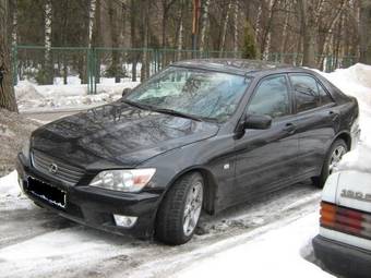 1999 Lexus IS200 Pictures