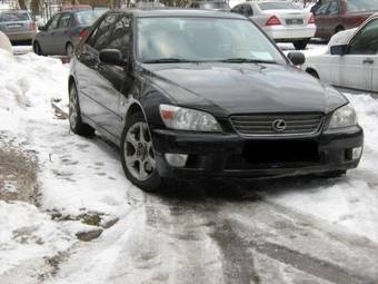 1999 Lexus IS200 Photos