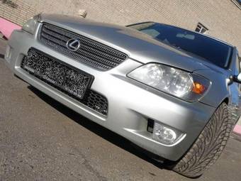 1999 Lexus IS200 Pictures