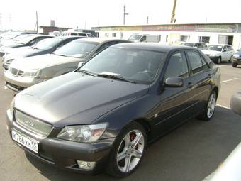 1999 Lexus IS200 Pictures