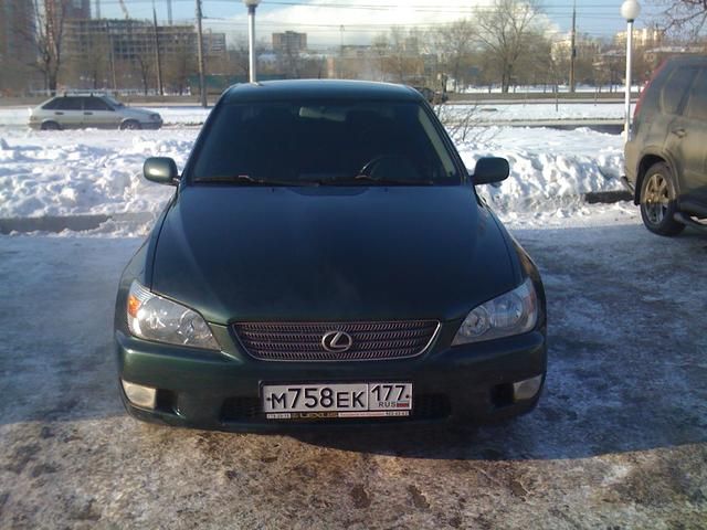 2000 Lexus IS200