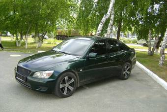 2000 Lexus IS200 Pictures