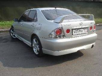 2000 Lexus IS200 Photos