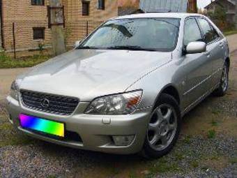 2001 Lexus IS200 Pictures