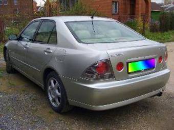 2001 Lexus IS200 Photos