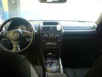 2002 Lexus IS200 Pictures