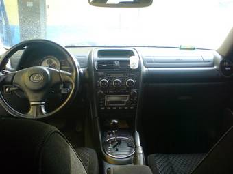 2002 Lexus IS200 Pictures