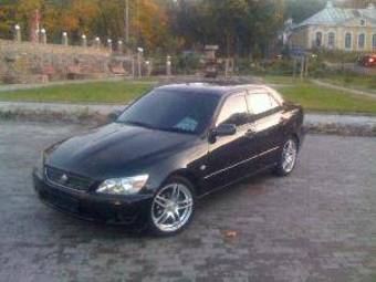 2002 Lexus IS200 Pictures