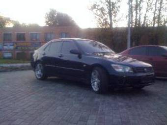 2002 Lexus IS200 Pics