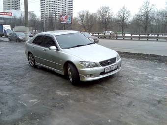 2002 Lexus IS200 Pictures