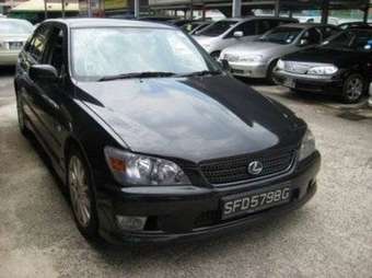 2003 Lexus IS200