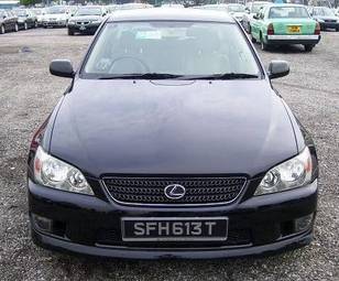 2004 Lexus IS200 Images