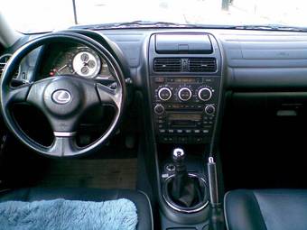 2004 Lexus IS200 Pictures